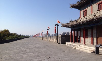 Radeln Sie durch die Stadtmauer von Xian