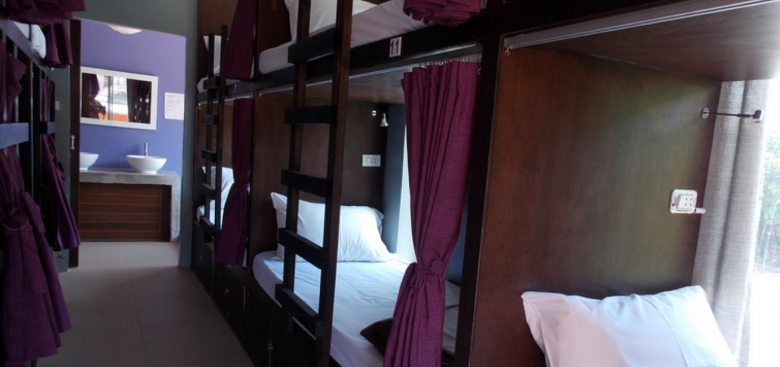 Review slumber party hostel