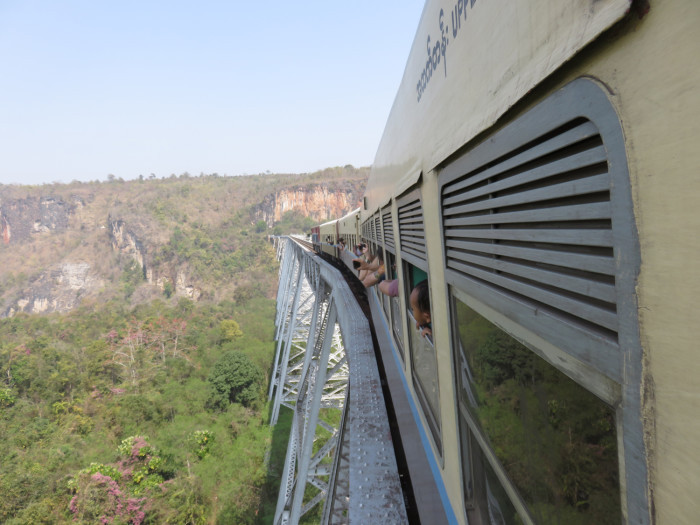 Tren Mandelay Hsipaw Myanmar