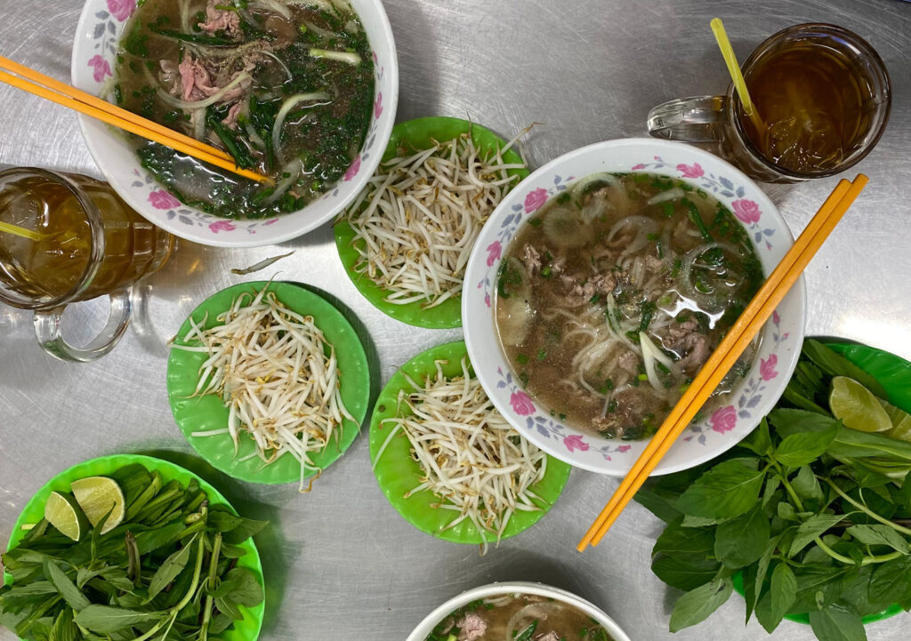 Makan tengah hari HCMC lawatan berbasikal